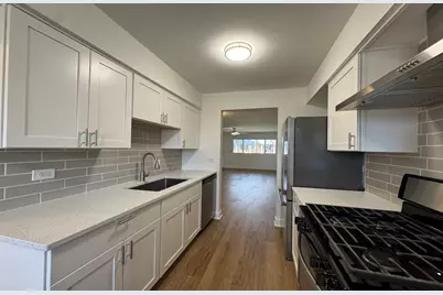 633 Dulles Road #B, Des Plaines, IL 60016 - Photo 6