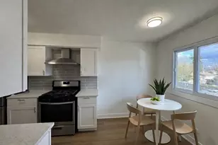 633 Dulles Rd, Des Plaines, IL 60016 - Photo 8
