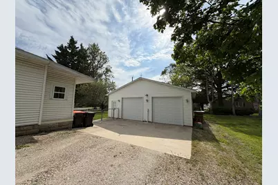 607 N Plum Street, Farmer City, IL 61842 - Photo 2