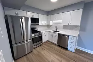 705 Tipperary Ct, Schaumburg, IL 60193 - Photo 10