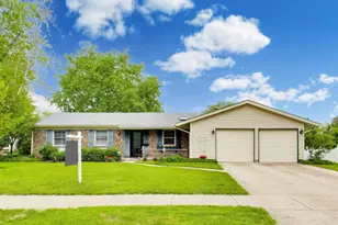605 N Rohlwing Rd, Palatine, IL 60074 - Photo 1