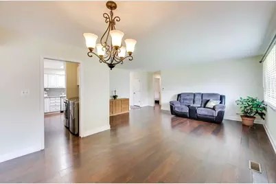 605 N Rohlwing Road, Palatine, IL 60074 - Photo 2
