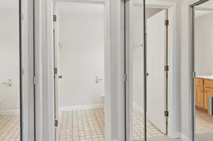 1242 S Wellington Ct, Buffalo Grove, IL 60089 - Photo 16
