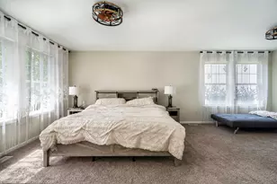 1907 E Grand Ave, Lindenhurst, IL 60046 - Photo 8