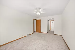 183 McLaren Dr N, Sycamore, IL 60178 - Photo 12