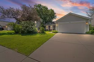 621 Cutter Ln, Elk Grove Village, IL 60007 - Photo 1