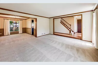 1276 Chatham Lane, Roselle, IL 60172 - Photo 6