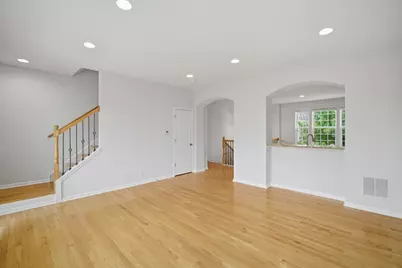 3129 Coral Lane, Glenview, IL 60026 - Photo 8