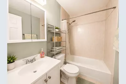 1 Oak Creek Drive #1302, Buffalo Grove, IL 60089 - Photo 6