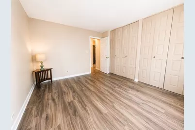 1 Oak Creek Drive #1302, Buffalo Grove, IL 60089 - Photo 8