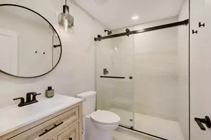 445 E Fullerton Ave, Addison, IL 60101 - Photo 14