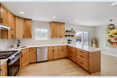 445 E Fullerton Avenue, Addison, IL 60101 - Photo 10