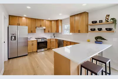 445 E Fullerton Avenue, Addison, IL 60101 - Photo 8