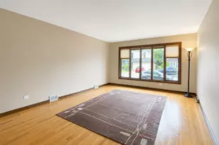 8414 W Brodman Ave, Chicago, IL 60656 - Photo 2