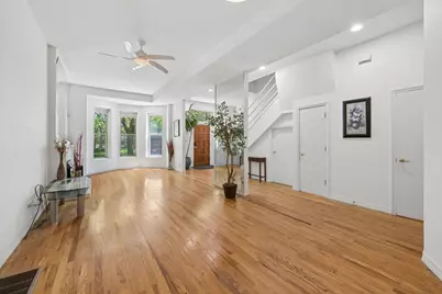 734 S Oakley Boulevard, Chicago, IL 60612 - Photo 2