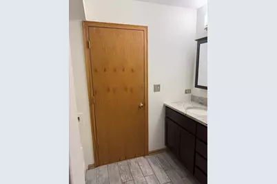 8316 Highpoint Circle #E, Darien, IL 60561 - Photo 22
