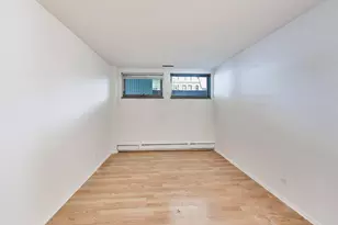 201 E Chestnut St, Chicago, IL 60611 - Photo 12