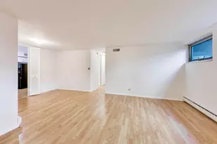 201 E Chestnut St, Chicago, IL 60611 - Photo 6