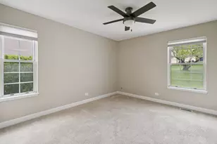 938 Chase Ct, Gurnee, IL 60031 - Photo 10