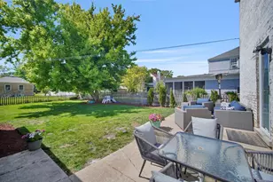 6 Iroquois Dr, Clarendon Hills, IL 60514 - Photo 18