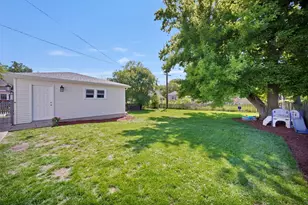 6 Iroquois Dr, Clarendon Hills, IL 60514 - Photo 20