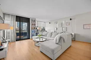 501 N Clinton St, Chicago, IL 60654 - Photo 4