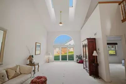 205 Faith Court, Bloomingdale, IL 60108 - Photo 2