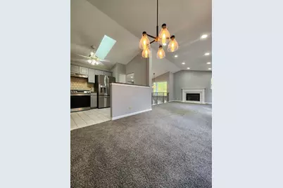 2753 S Cedar Glen Drive, Arlington Heights, IL 60005 - Photo 2
