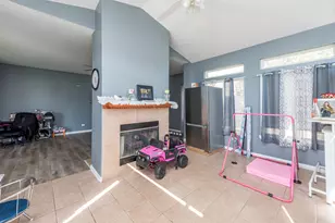 1995 W Meadowview Dr, Round Lake, IL 60073 - Photo 16