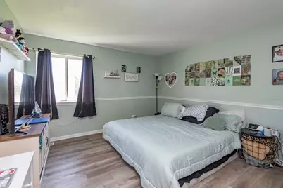1995 W Meadowview Drive, Round Lake, IL 60073 - Photo 6