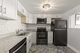 2005 S Finley Rd, Lombard, IL 60148 - Photo 6