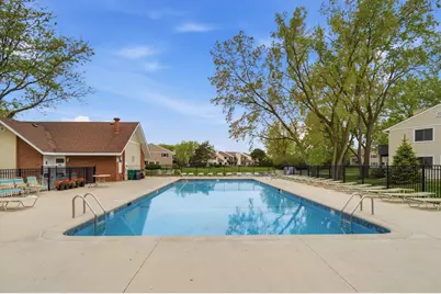 981 Pine Tree Circle S #981, Buffalo Grove, IL 60089 - Photo 16