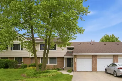 981 Pine Tree Circle S #981, Buffalo Grove, IL 60089 - Photo 1