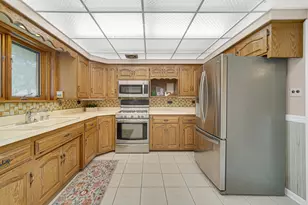 9259 S Springfield Ave, Evergreen Park, IL 60805 - Photo 10