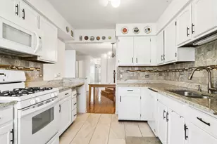 1411 Wentworth Ct, Vernon Hills, IL 60061 - Photo 6