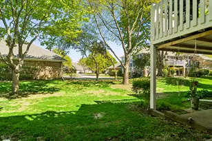1411 Wentworth Ct, Vernon Hills, IL 60061 - Photo 12