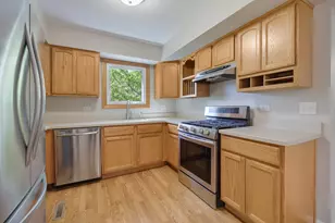 1640 Edinburgh Ct, Aurora, IL 60504 - Photo 4