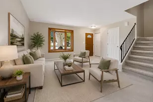 1640 Edinburgh Ct, Aurora, IL 60504 - Photo 2