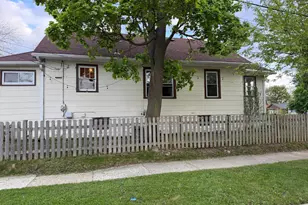 825 N Butrick St, Waukegan, IL 60085 - Photo 2