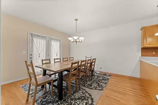 825 Braeman Ct, Libertyville, IL 60048 - Photo 16