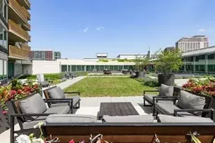 1720 Maple Ave, Evanston, IL 60201 - Photo 40