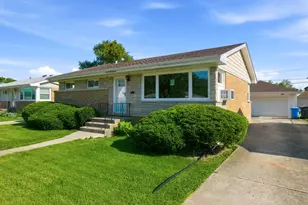 4900 W Hawthorne Ave, Hillside, IL 60162 - Photo 2
