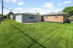 10605 Sycamore Dr, Chicago Ridge, IL 60415 - Photo 20