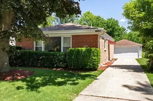 716 Laramie Ave, Wilmette, IL 60091 - Photo 1