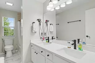 2069 Wedgewood Cir, Romeoville, IL 60446 - Photo 10