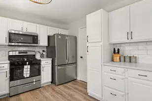 2069 Wedgewood Cir, Romeoville, IL 60446 - Photo 4