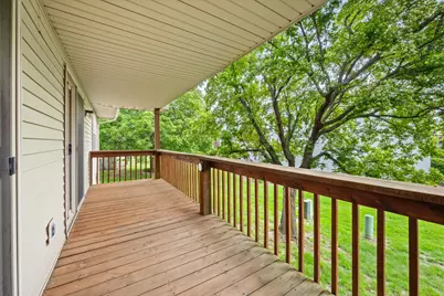 915 Foxpointe Drive, Sycamore, IL 60178 - Photo 2