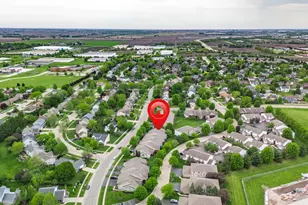 915 Foxpointe Dr, Sycamore, IL 60178 - Photo 6