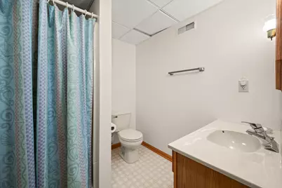 915 Foxpointe Drive, Sycamore, IL 60178 - Photo 24