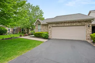915 Foxpointe Dr, Sycamore, IL 60178 - Photo 28